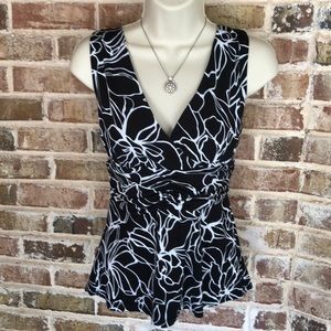 🌸WHBM GORGEOUS TOP!🌸